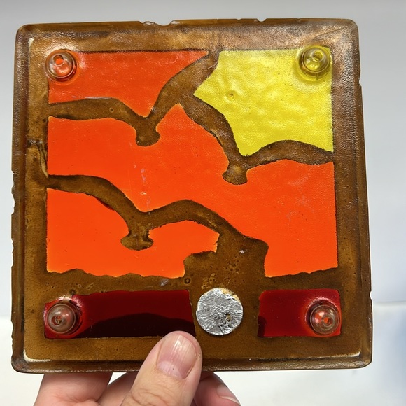 Retro   “Design Gifts International “ seagull flying design in resin trivet - Picture 2 of 5